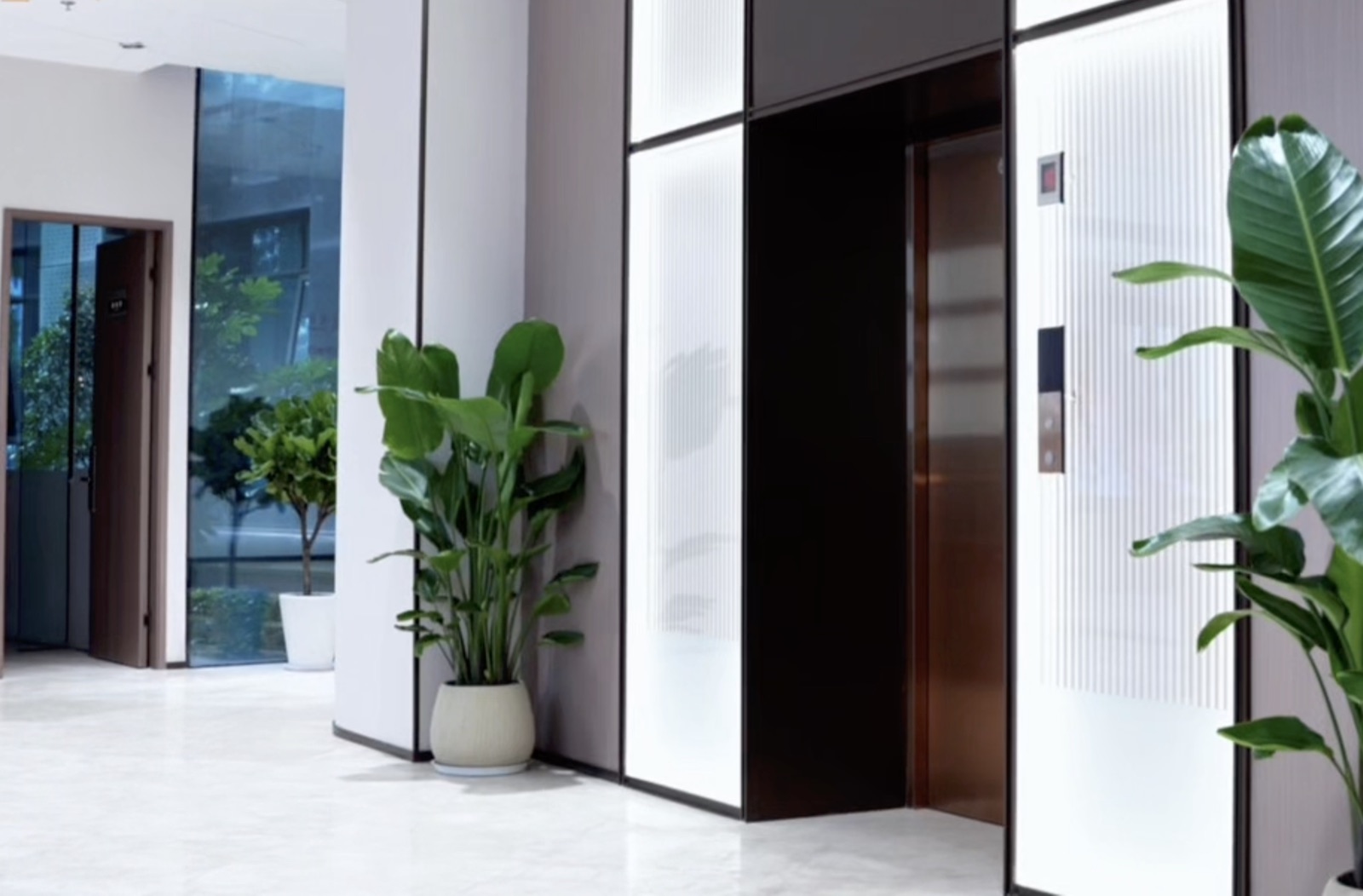 Elevator hall